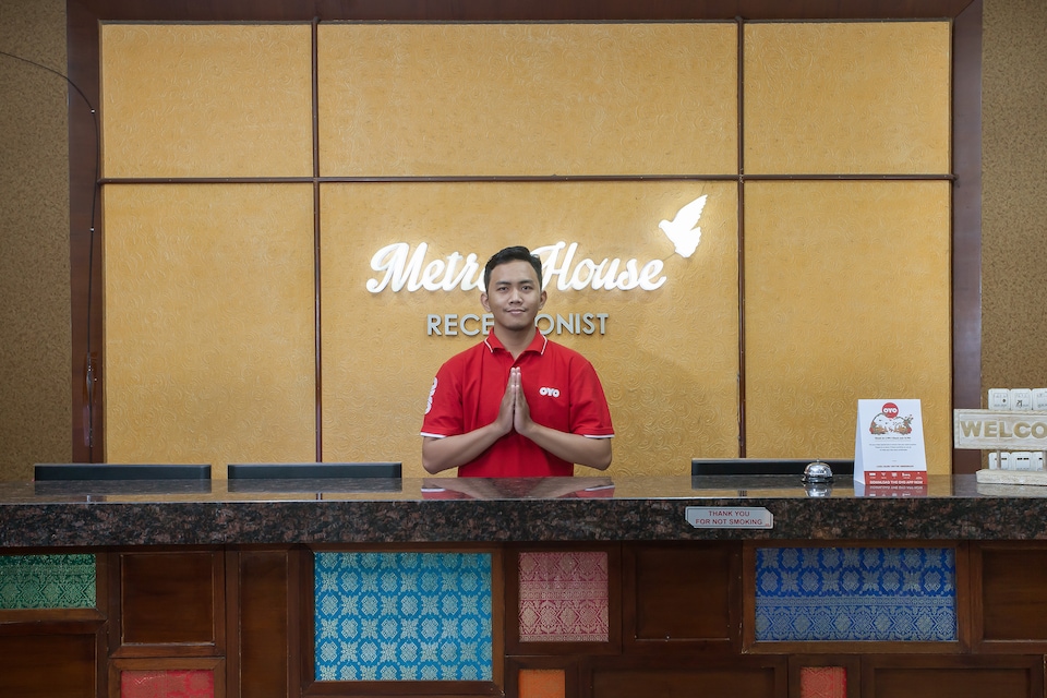 OYO 155 Metro House, Dukuh Pakis, Surabaya