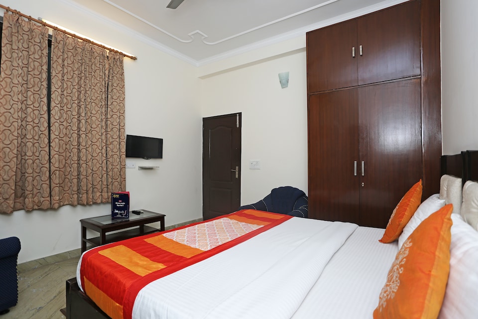 OYO 556 THE RAVEE INN, Noida City Metro, Noida