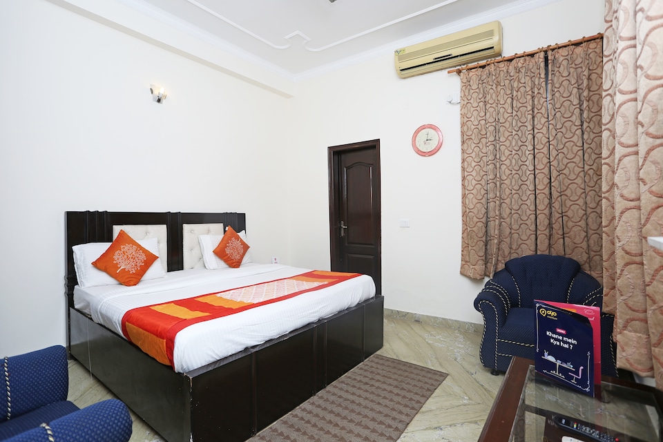 OYO 556 THE RAVEE INN, Noida City Metro, Noida