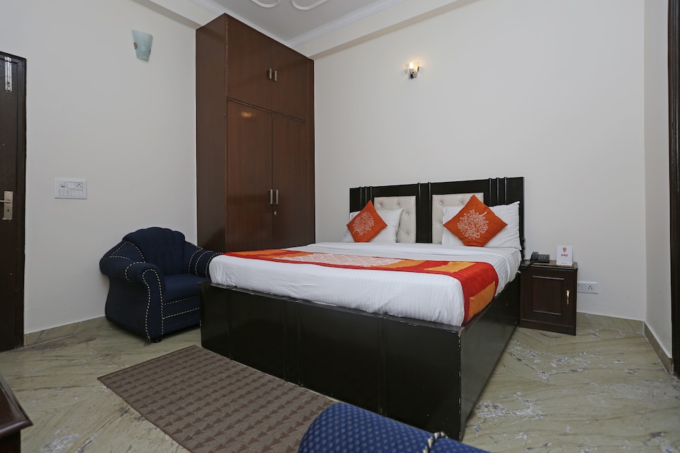 OYO 556 THE RAVEE INN, Noida City Metro, Noida