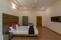 Hotel O J K Golden Embassy