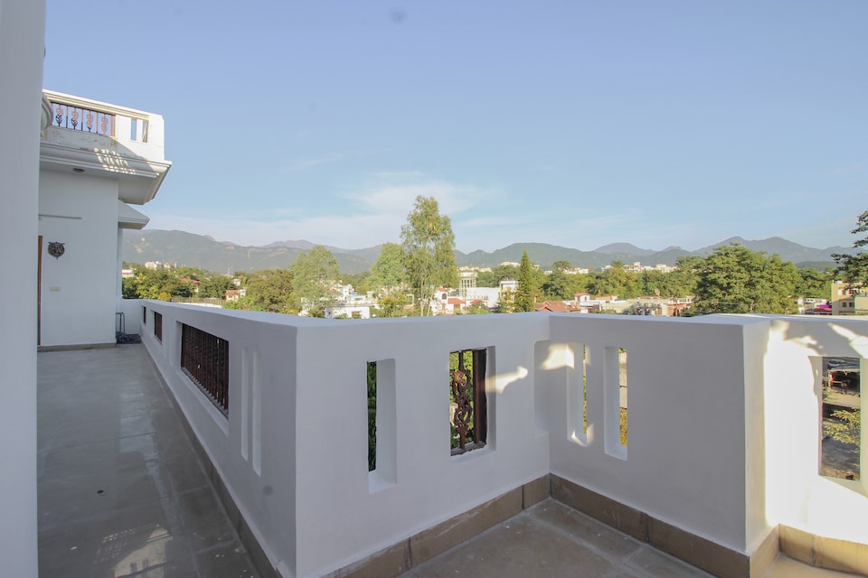 OYO Home 22222 Hill View, Rajpur Road Dehradun, Dehradun