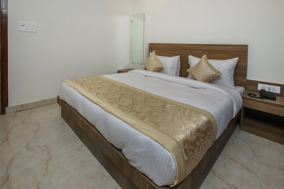 OYO Flagship 22235 Hotel Mint Residency Near Dwarka Sector 9 Metro