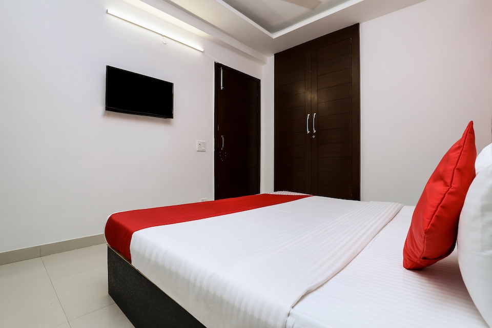 OYO 22237 Blu Stone , Airport Delhi, Delhi Transit