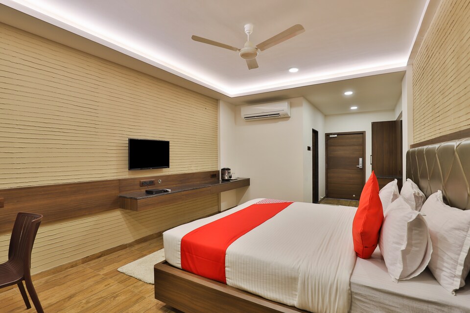 OYO 22254 Hotel Royal Square, Petlad Road Nadiad, Nadiad