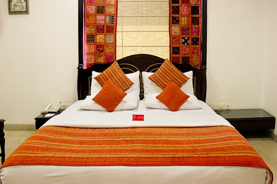 OYO 557 Hotel Lavish Inn, Rajouri Garden Delhi, Delhi