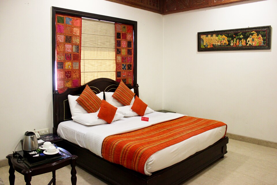 OYO 557 Hotel Lavish Inn, Rajouri Garden Delhi, Delhi