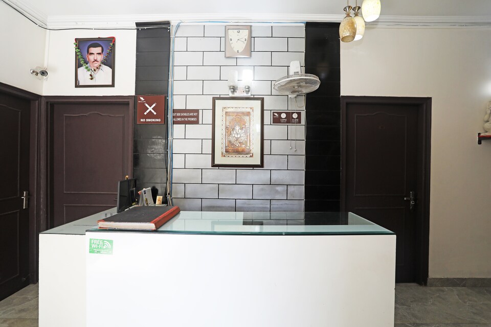 OYO 22270 Sky Inn, Golf Course Road, Gurgaon