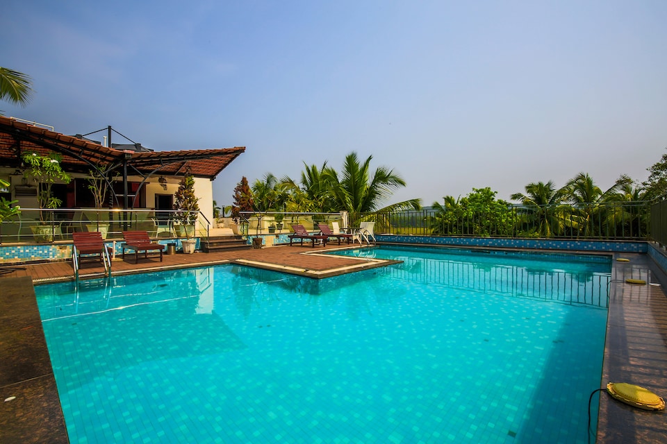 Capital O 558 Hotel Meraden Opus, Anjuna Vagator Goa, Goa