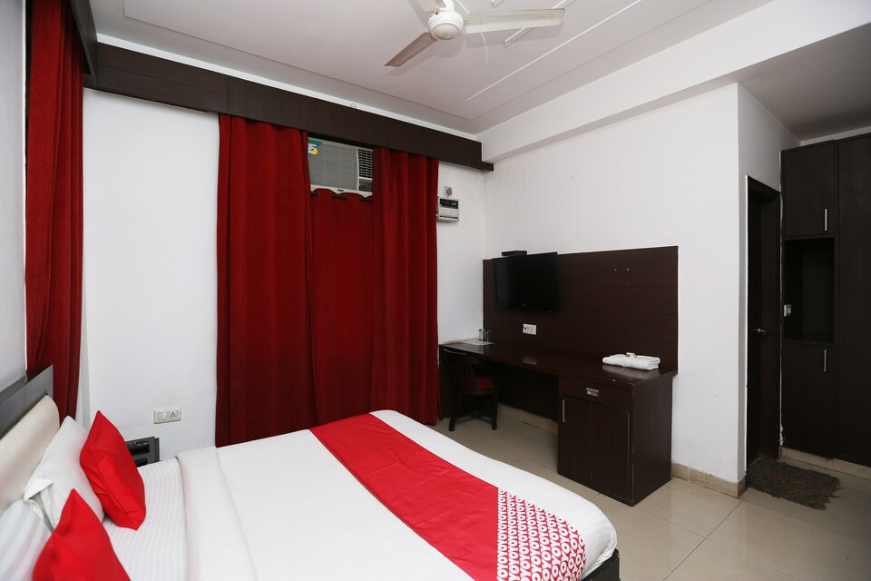 OYO 22311 Sushant Residency, Golf Course Road, Gurgaon