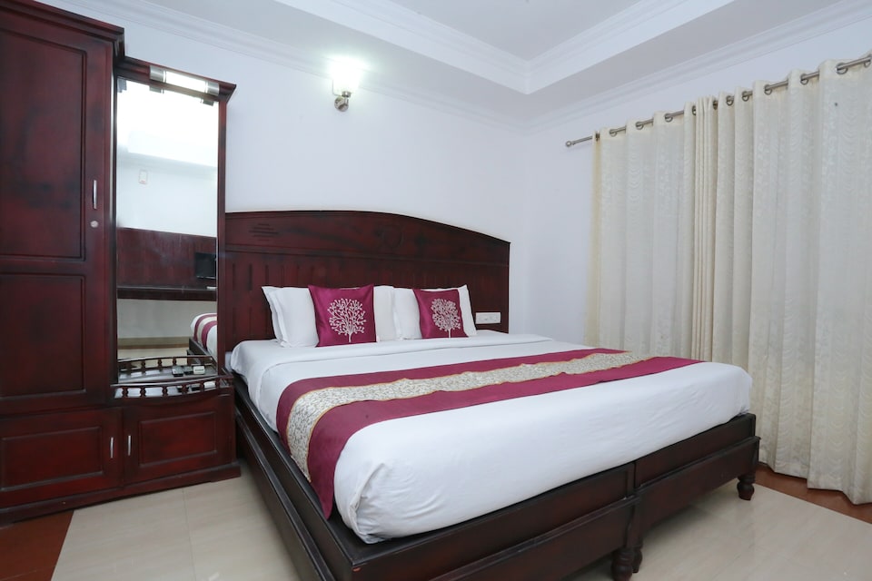 OYO Sheelisach Inn, Sultan Bathery, Wayanad