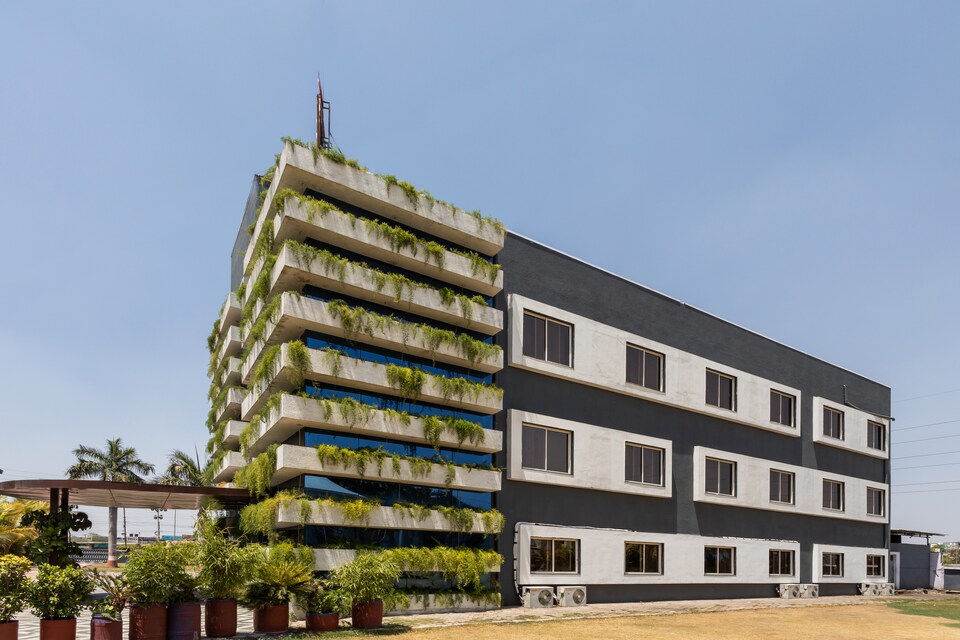 Capital O 22319 Hotel Prem Bandhan, Vijay Nagar Indore, Indore