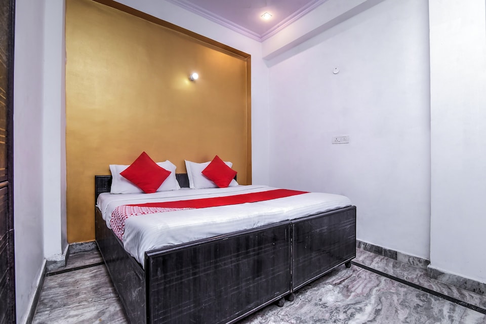 OYO Nitin Palace Guest House Near Mohan Estate Metro Station, Okhla Jasola Delhi, दिल्ली