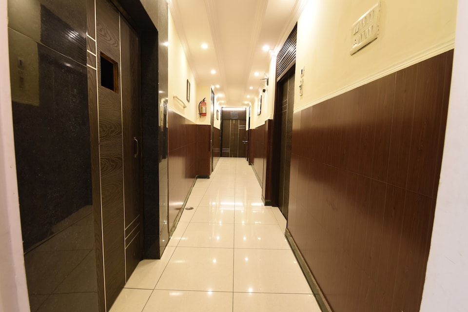 Hotel O Discovery Inn, Okhla Jasola Delhi, Delhi