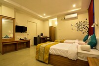 OYO Hotel Riya Grand Near Birla Mandir