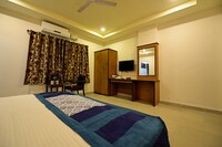 OYO Hotel Riya Grand Near Birla Mandir
