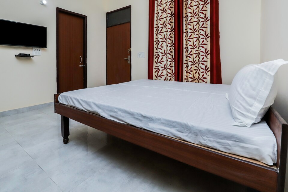 OYO LIFE GRG1095 Sector 22, DLF 4 Gurgaon, Gurgaon