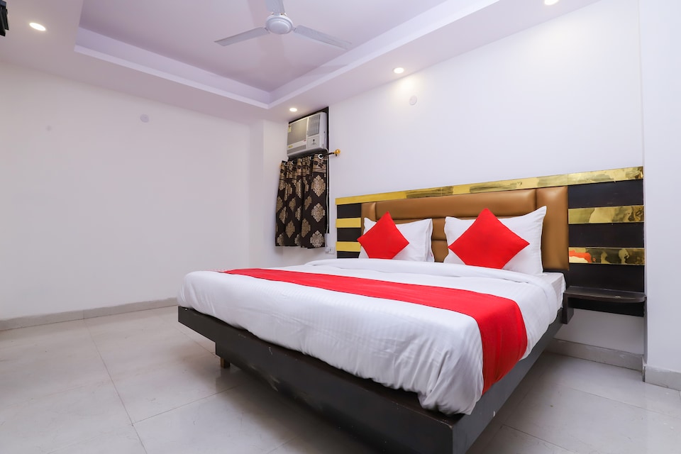 OYO Hotel Istay Near Gurudwara Shri Bangla Sahib, Paharganj Delhi, Delhi