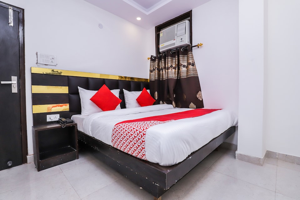 OYO Hotel Istay Near Gurudwara Shri Bangla Sahib, Paharganj Delhi, Delhi