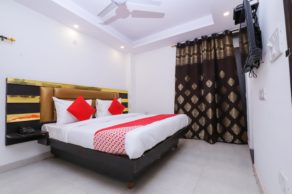 OYO Hotel Istay Near Gurudwara Shri Bangla Sahib, Paharganj Delhi, Delhi
