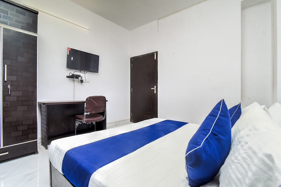 Flagship 22367 Dwarka, Airport-Dwarka Delhi, Delhi