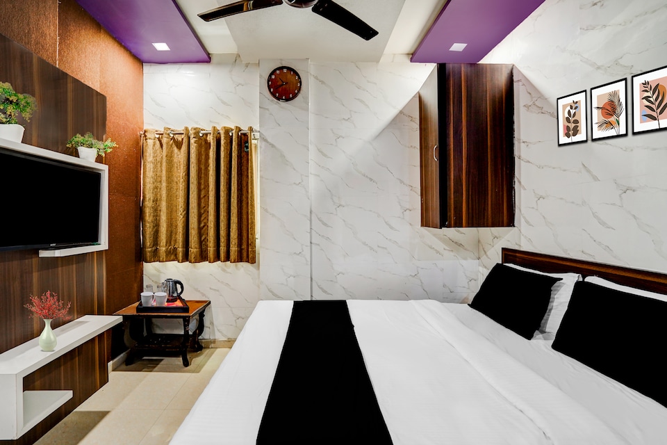 Collection O Isanpur BRTS Formerly Hotel Navjivan, Kankaria-Maninagar Ahmedabad, Ahmedabad
