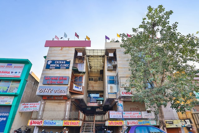 Hotel O Navjivan