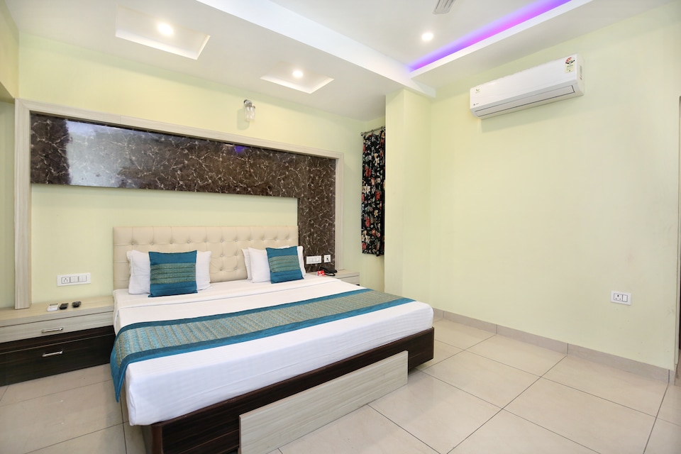 OYO 3025 Hotel Amaze, Zirakpur, Zirakpur