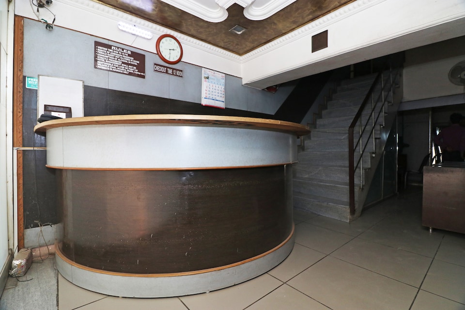 OYO Hotel Ashoka International, Mall Road Kanpur, Kanpur
