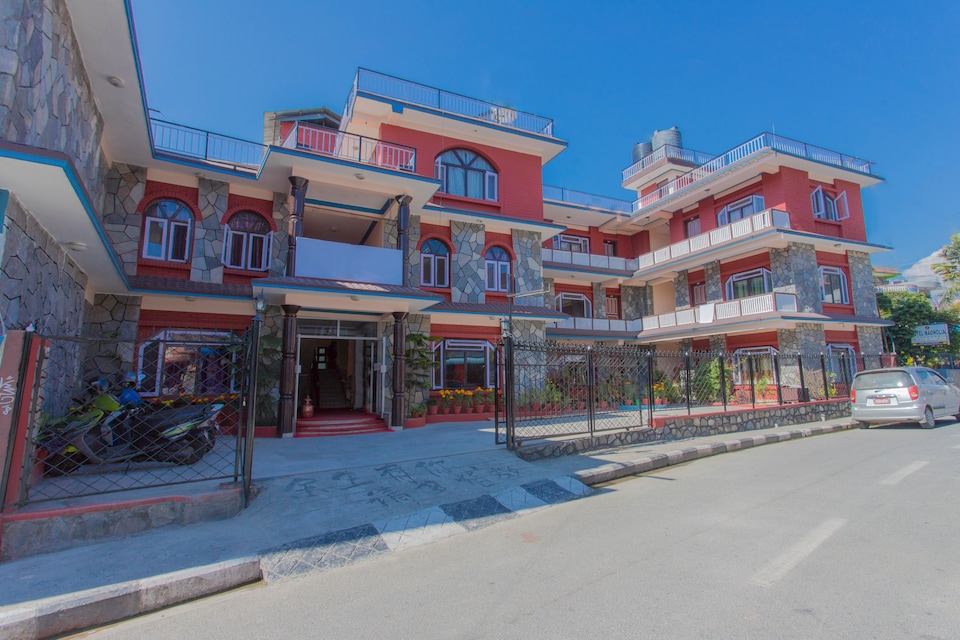 OYO 227 Hotel Moonstone Pvt Ltd, Pokhara, Pokhara