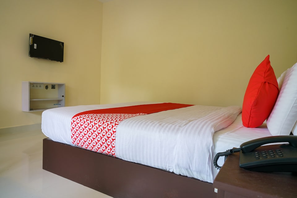 OYO Flagship 22426 Manha Residency, Adimali Munnar, Munnar