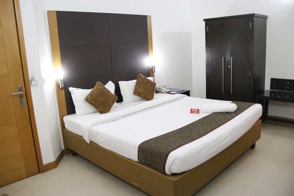 OYO 560 Hotel Siddharth Plaza, HUDA CENTRE 1, Gurgaon