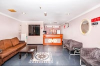 Super OYO 473 Comfort Hotel 2