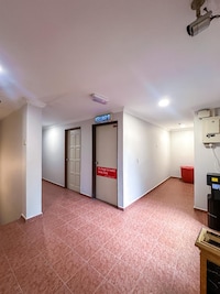 Super OYO 473 Comfort Hotel 2