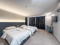 Super OYO 473 Comfort Hotel 2