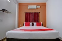 OYO Hotel Shanthala Boarding And Lodge