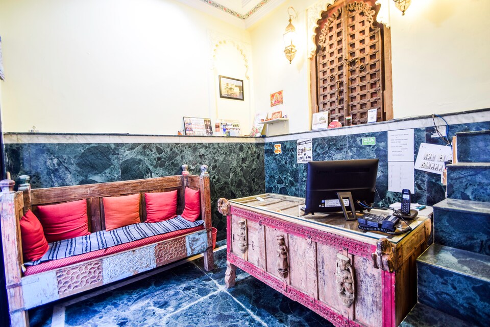 OYO 22442 Lake View Guest House And Restaurant, Gulab Bagh, Udaipur