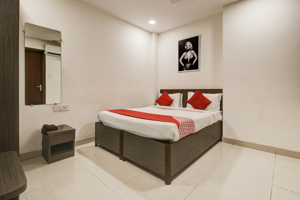 Flagship 22449 Rajouri Garden J Block, Rajouri Garden Delhi, Delhi