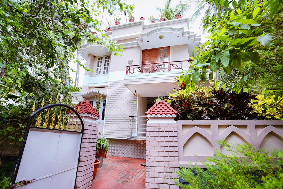 OYO Home 22451 Cosy Stay, Kovalam Kerala, Kovalam