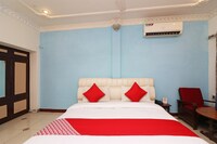OYO Hotel Pratap Palace
