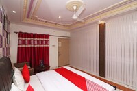 OYO Hotel Pratap Palace