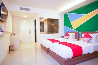 Porno xojayin yuziga otirdi