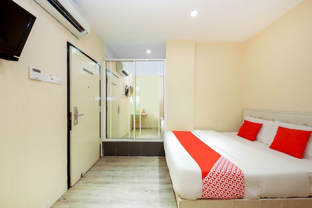 OYO 479 The Green Hotel