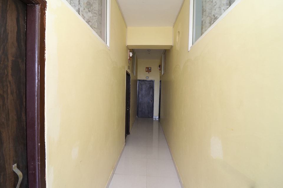 Hotel O Flagship Crib Inn, Hoshangabad Road, Bhopal