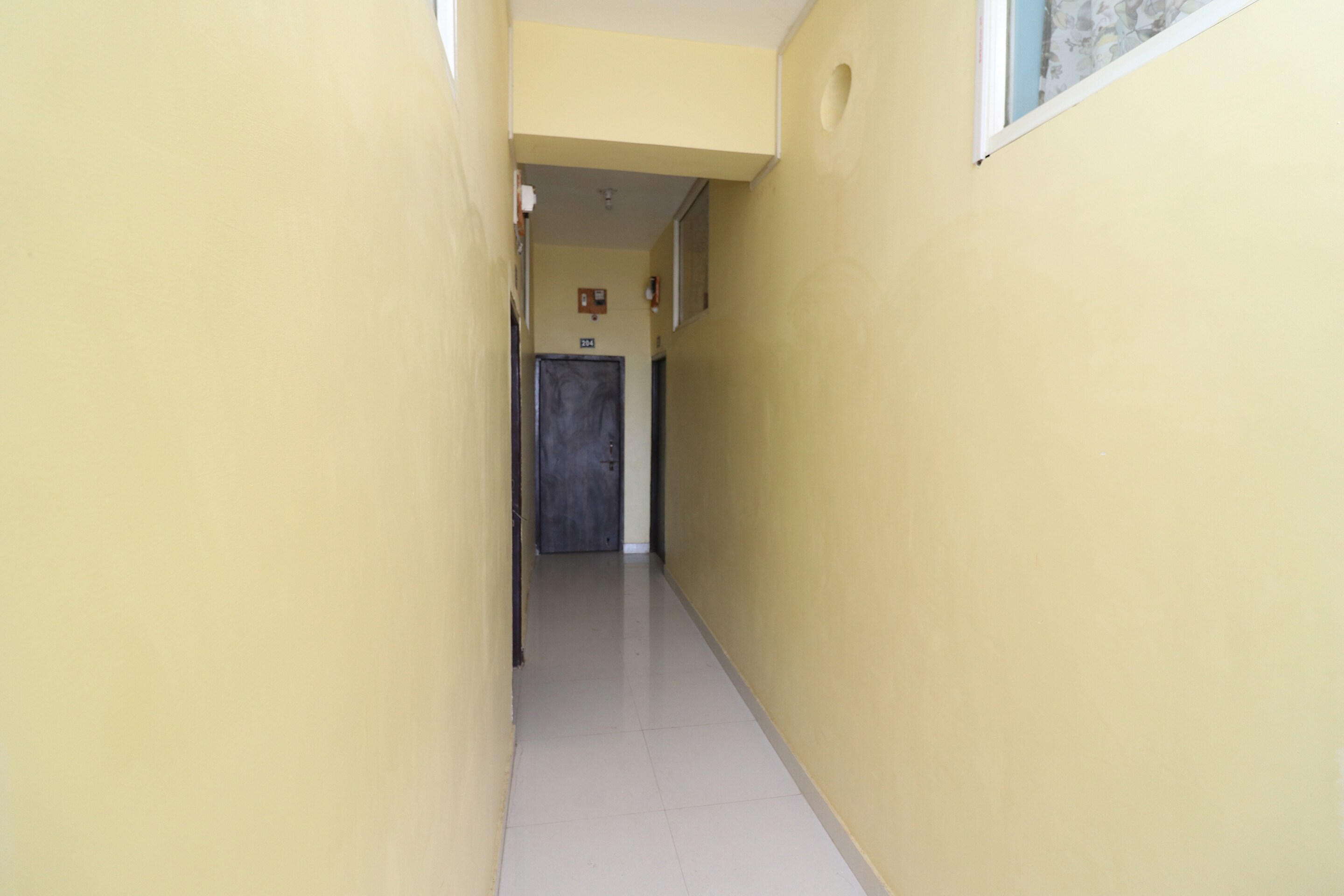 OYO Flagship Crib Inn, Flagship Bhopal, Book ₹552 OYO