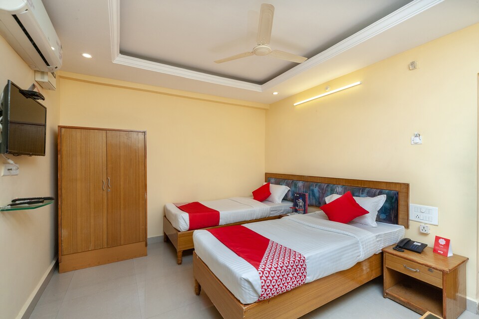 Live on TPI227 , Tiruchanur Road Tirupati, Tirupati