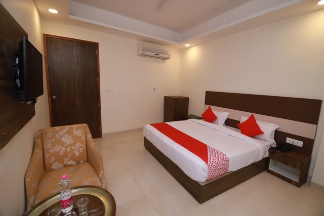 OYO 22494 Hotel Milan