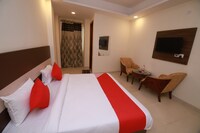 OYO 22494 Hotel Milan