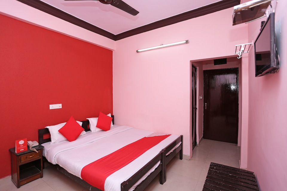 OYO 22507 Anjuman, Corporate Complex, Agra