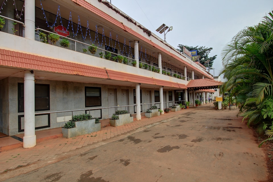 OYO 22528 Hotel Travel Inn, Dharwad, Hubli-Dharwad